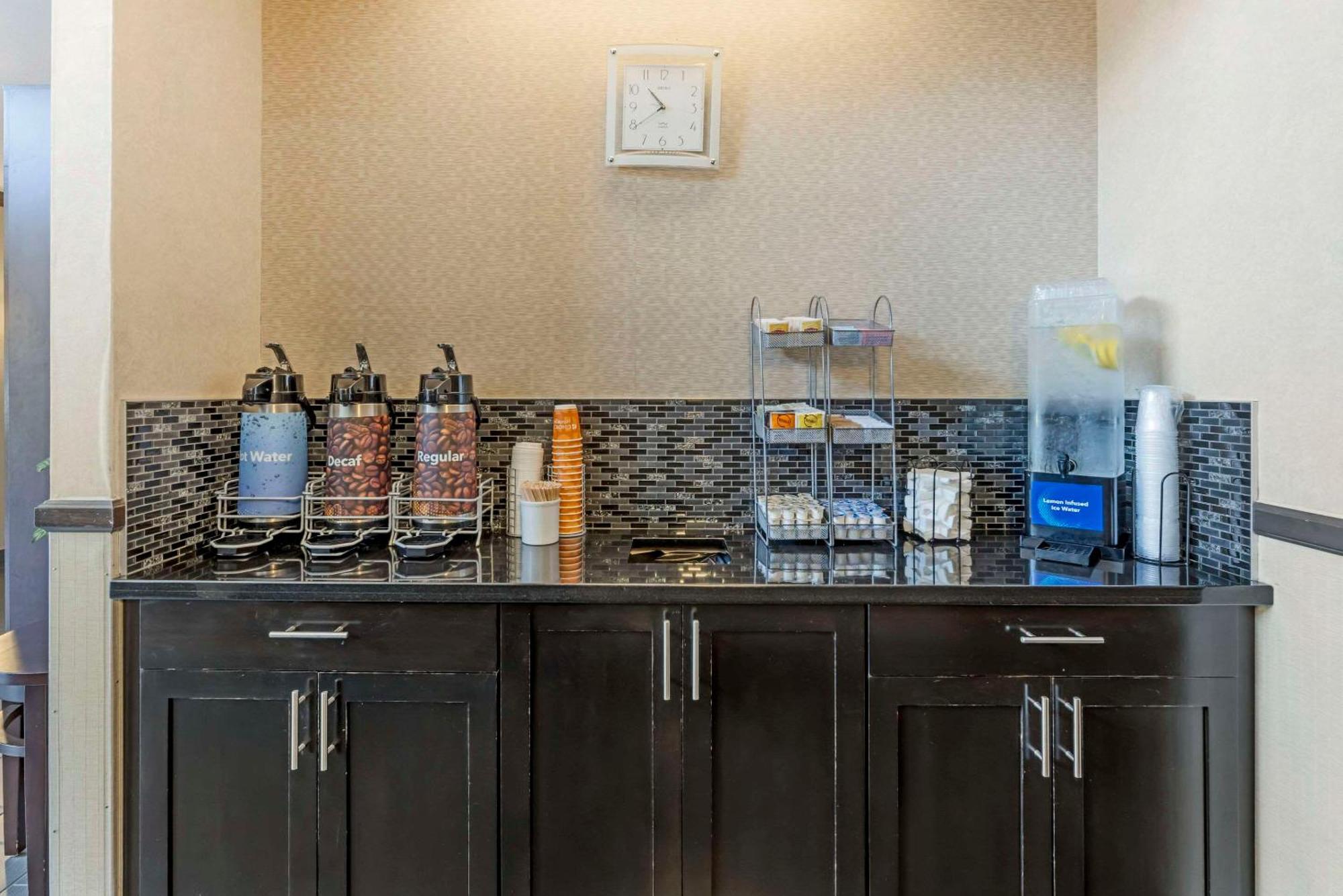 Comfort Suites Near Vancouver Mall Kültér fotó